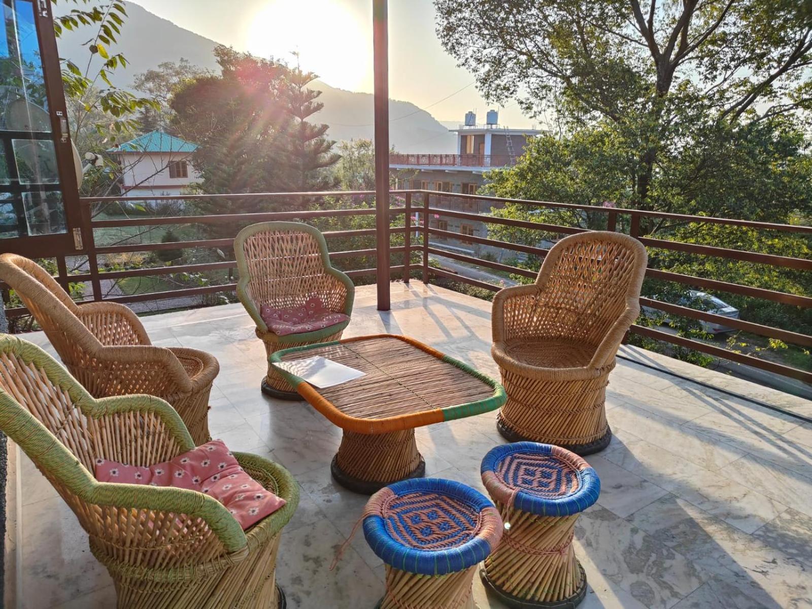 Aditya Homestay Bir-Billing Surrounded By Mountains Εξωτερικό φωτογραφία